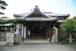 ������t��[��