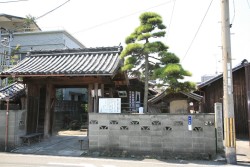 �������̏��i�Ɠy���X���j