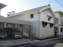 �R���ƏZ��q